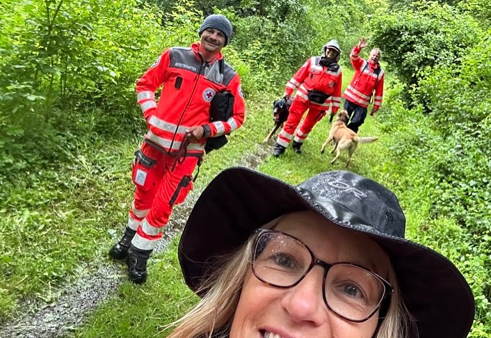 Tierischer Besuch beim FSC - BRK-Rettungshundestaffel Altötting Bild 2